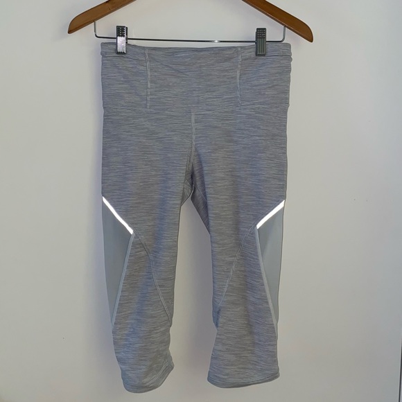 Lululemon Capri size 6 - Picture 2 of 4